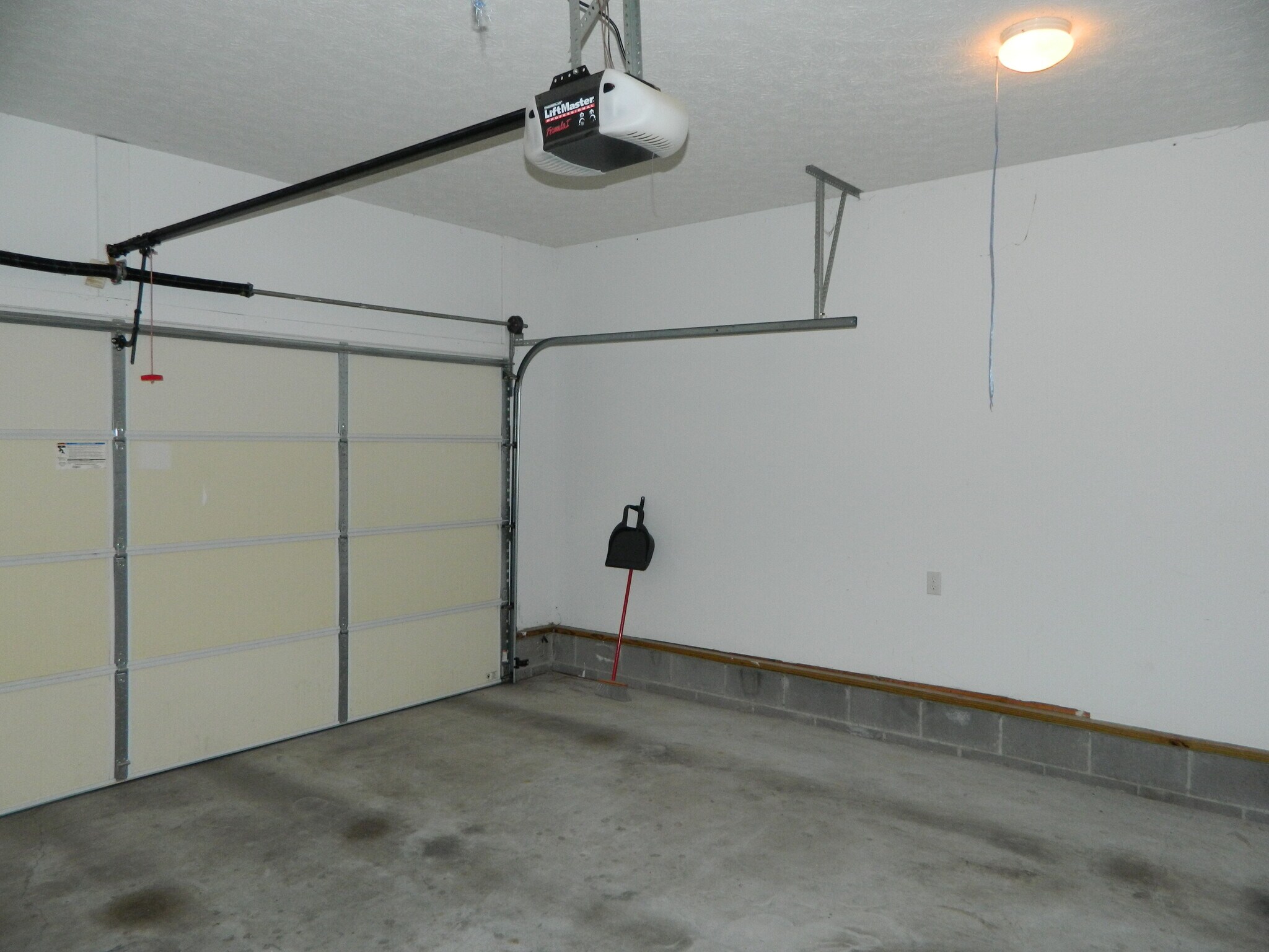 Building Photo - 1210 Cedar St