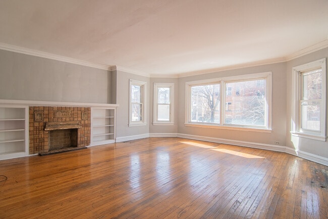Building Photo - 7839 S Kingston Ave