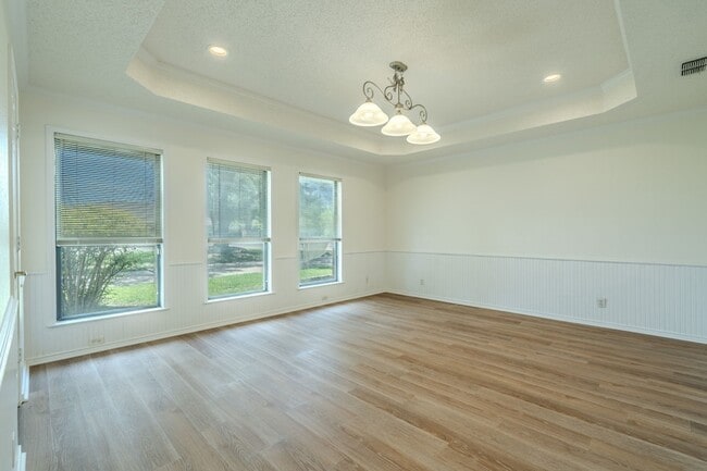 Building Photo - 4501 Ridge North Rd
