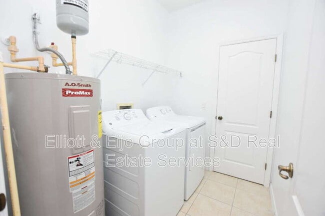 Building Photo - 6352 Sedgeford Dr