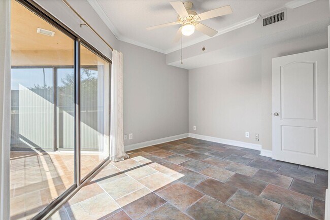 Building Photo - GREAT COMMUTE & AMENITIES