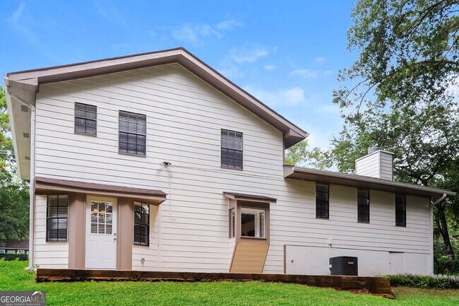 Building Photo - 418 Hearth Pl NW