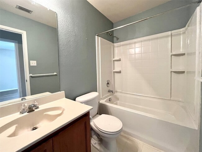 Building Photo - 3000 Groveland Terrace