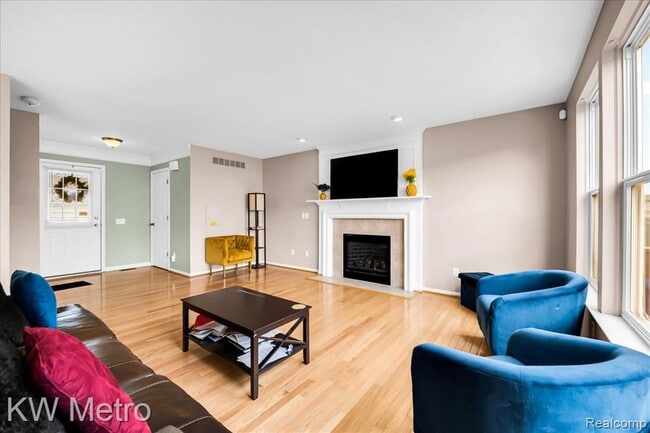 Building Photo - 7696 Henley Dr