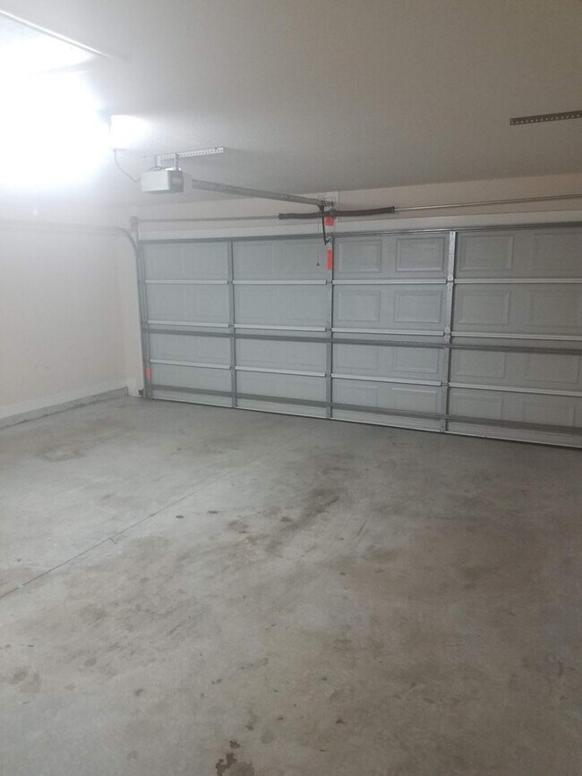 Building Photo - Spacious & Modern Ray City Retreat with Large Lot & Privacy!