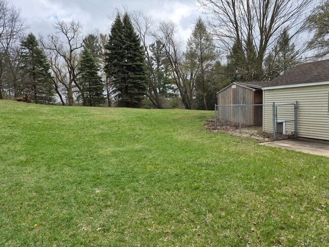 Building Photo - 4636 Wakefield Ave NE