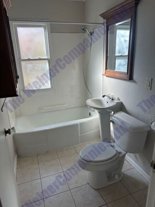 Building Photo - 2bd 1ba House Available for Sublease Octob...