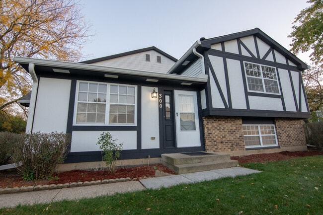Primary Photo - 300 Westwood Ct