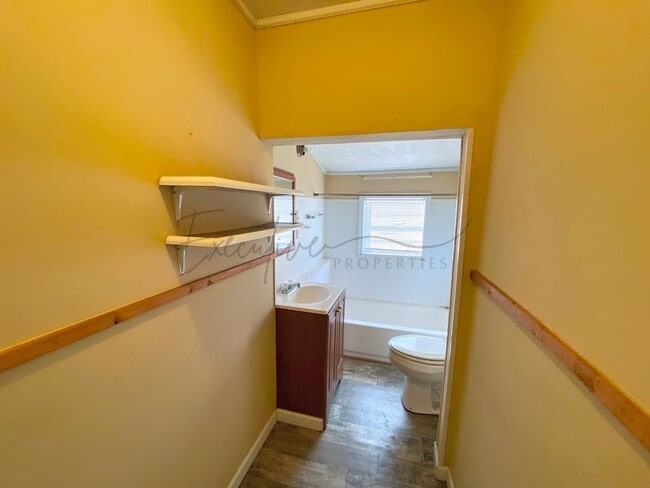 Building Photo - 2-Bed, 1-Bath Home in Lake Charles - Deposit-Free Move-In Option Available!