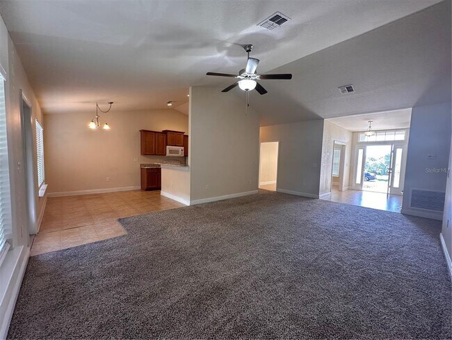 Building Photo - 402 Edith Dr