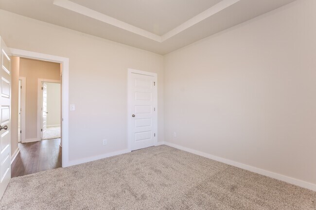 Building Photo - 26252 Valley Ridge Rd