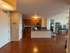 Building Photo - 711 Cosmopolitan Dr NE