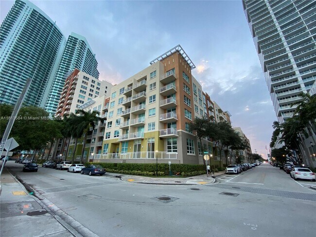 Building Photo - 2001 Biscayne Blvd