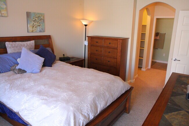 Building Photo - 2421 Owens Ave