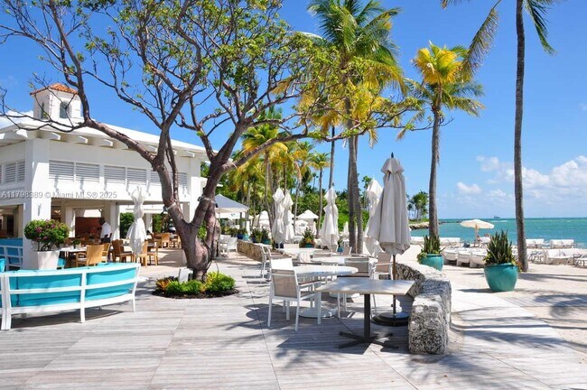 Building Photo - 2021 Fisher Island Dr
