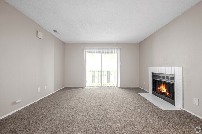 Building Photo - Leander