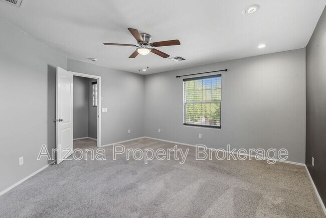 Building Photo - 2258 S Buckaroo Trail
