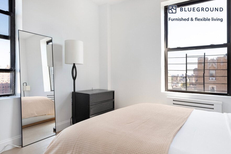 Building Photo - 915 West End Ave