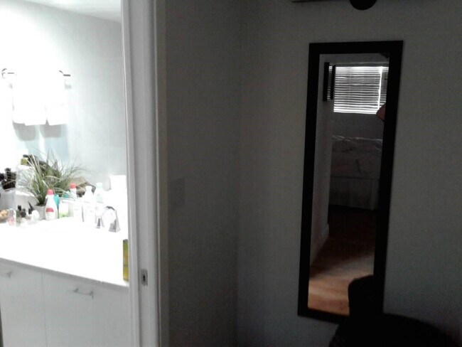 Building Photo - 3051 S Palm Aire Dr