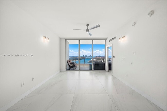 Building Photo - 900 Biscayne Blvd