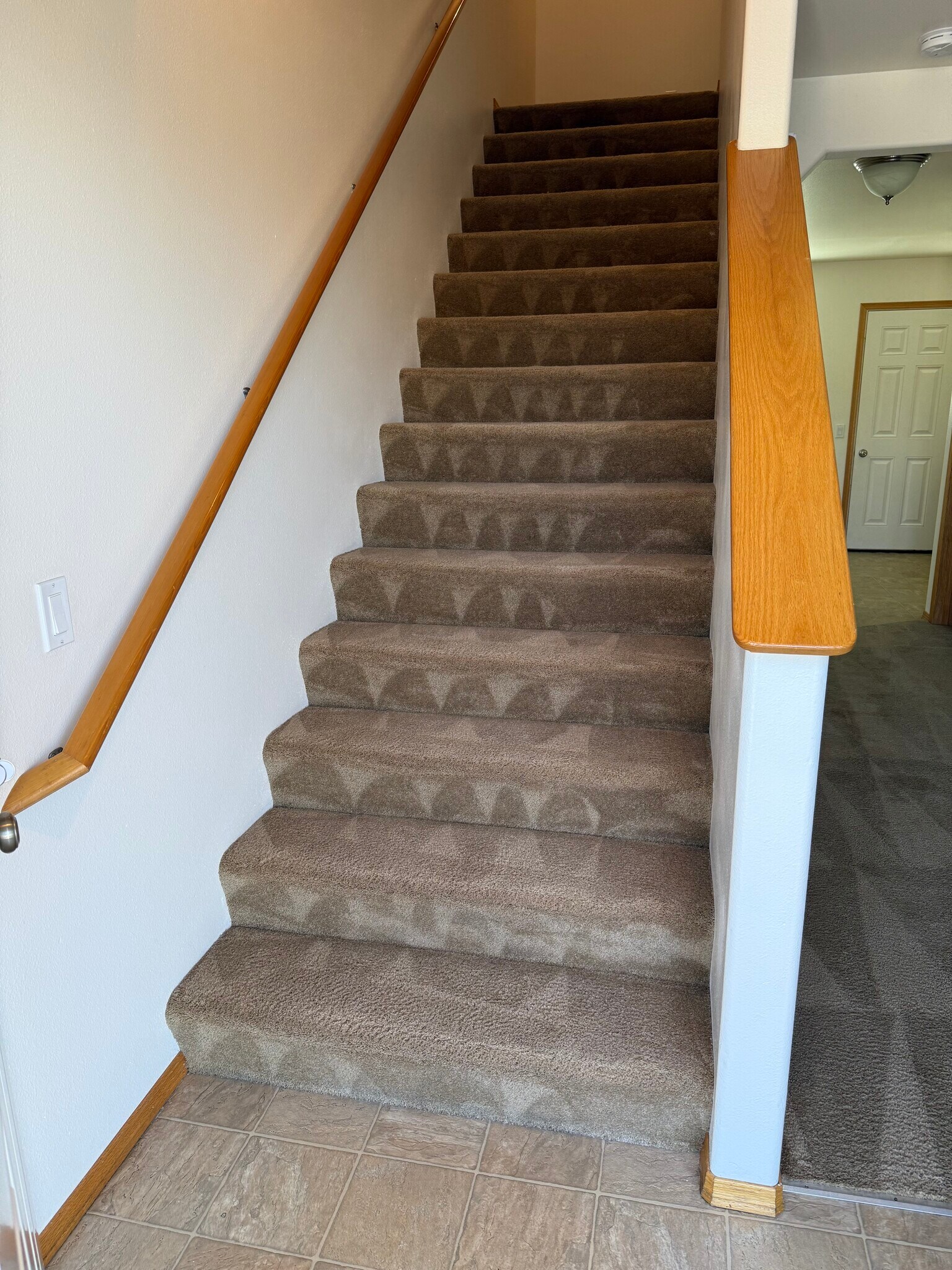 Building Photo - 1015 N Baker Ave