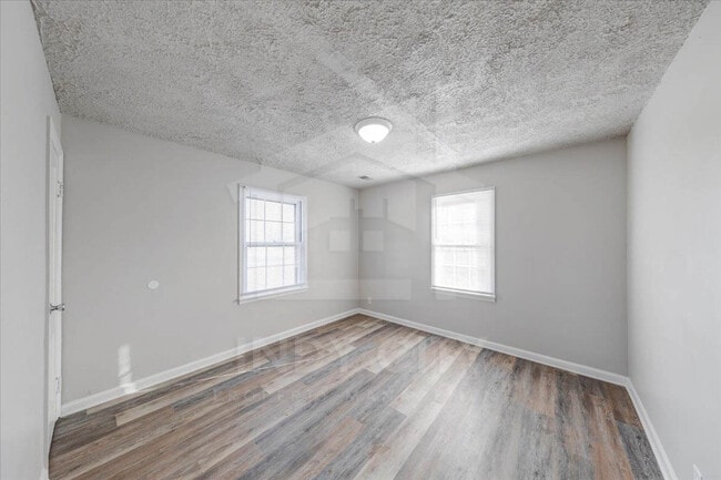 Building Photo - 2854 S Keystone Ave