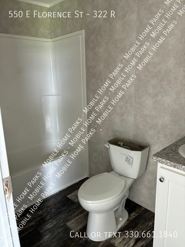 Building Photo - 550 E Florence Ave