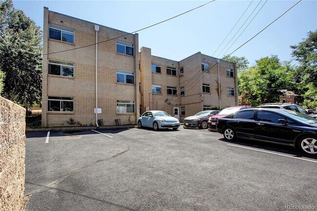 Building Photo - 1221 Illinois St