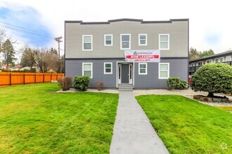 Building Photo - Centerly Located 1 Bed/Bath in Tacoma!  OP...