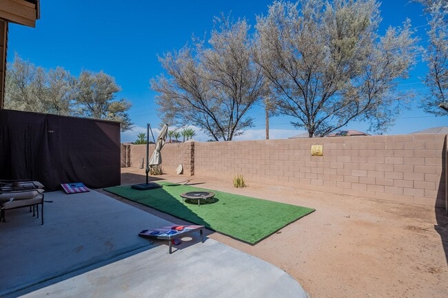 Building Photo - Stunning 4-Bedroom, 1.75-Bath Home Near South Mountain Section 8 Welcome