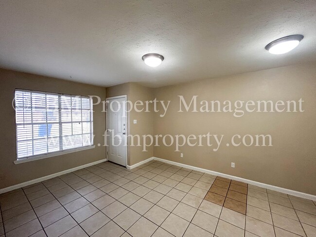 Building Photo - 1211 Old Bardwell Rd