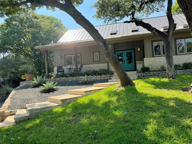 Building Photo - 806 Rock Creek Dr