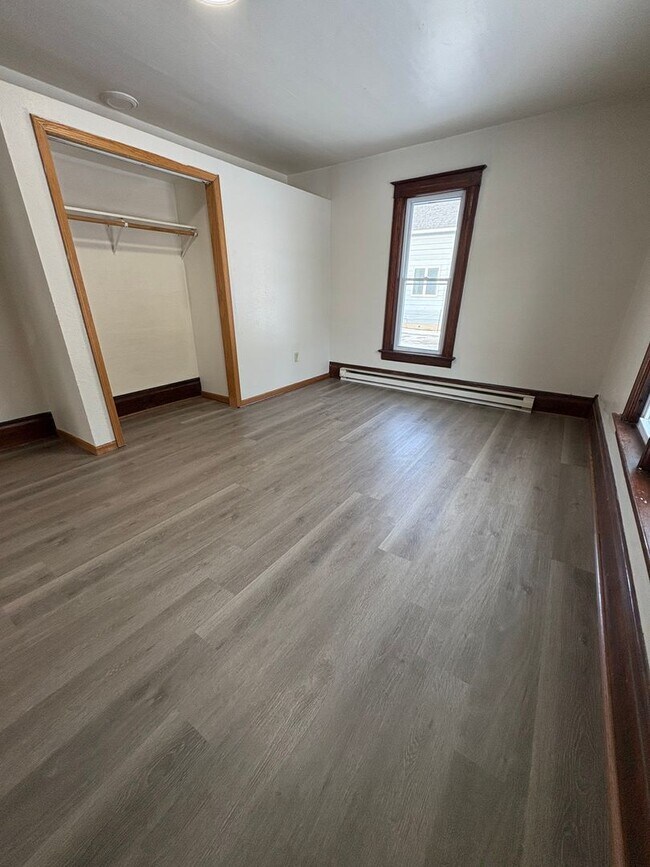 Building Photo - THR -03- Galesville