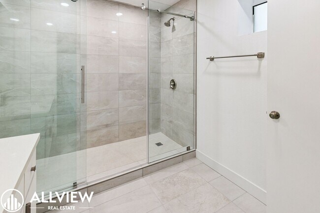 Building Photo - Recently Renovated Two-Story Home in Jasmi...