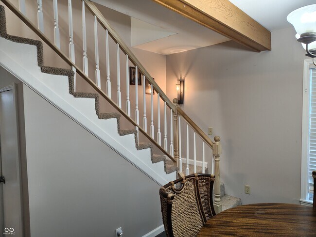 Building Photo - 121 N Main St