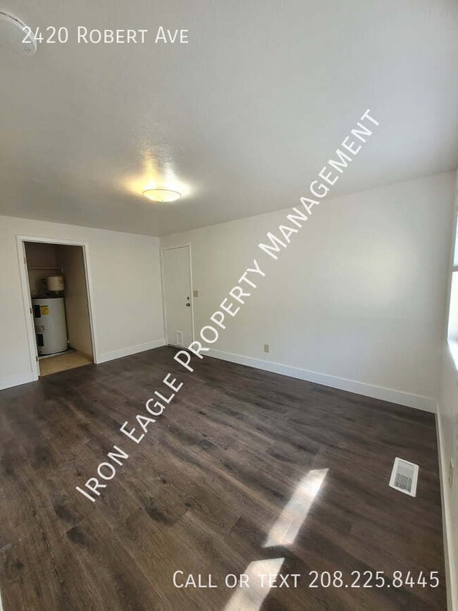 Building Photo - 2420 Robert Ave