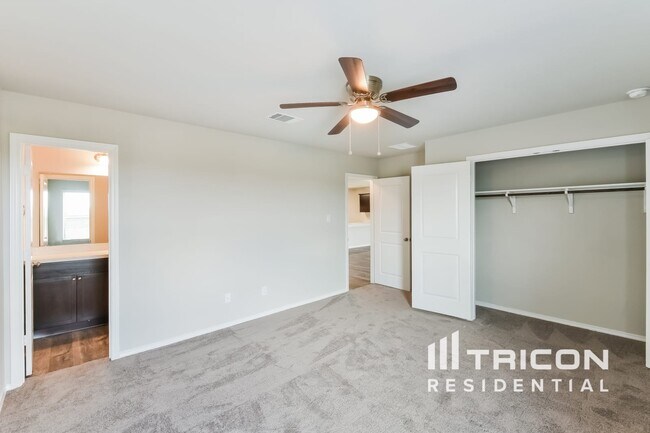 Building Photo - 9720 Marbach Brk