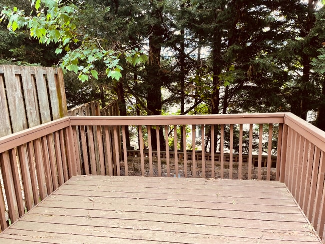 Building Photo - 16224 NW Fescue Ct