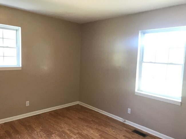 Building Photo - 330 Monte Vista Rd