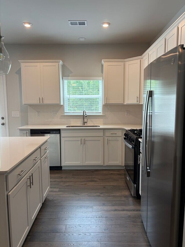 Building Photo - Brand new home in the desirable Mauldin location!! AVALIABLE NOW! OFFERING $500 OFF FIRST FULL MO...