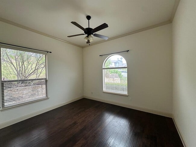 Building Photo - 906 Madison Fork Dr