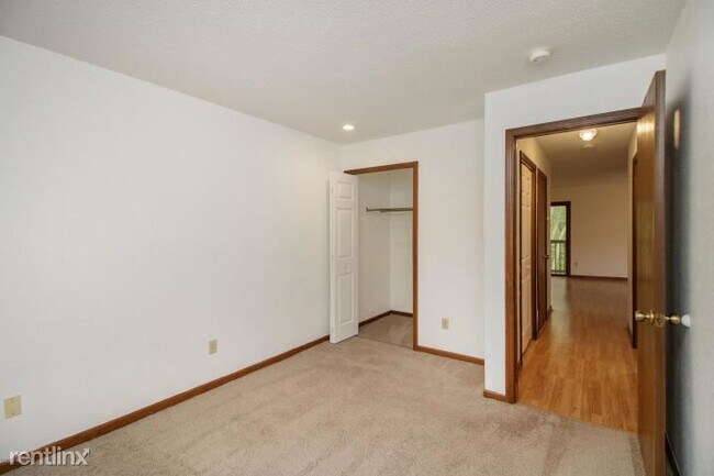 Building Photo - 2 br, 1 bath  - 2949 Danford Creek Dr Apt 3