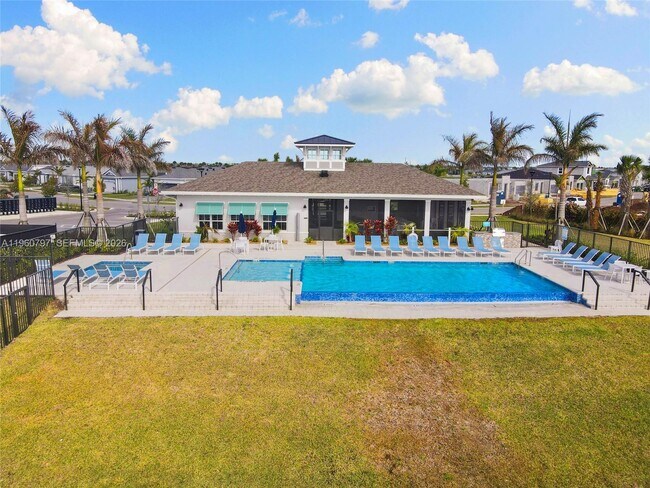 Building Photo - 13461 SW Bally Dr