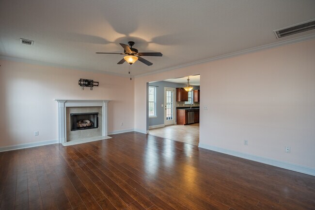 Building Photo - 157 Outpost Trl