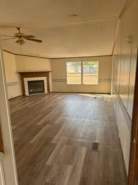 Building Photo - 107 Oakhill Ct