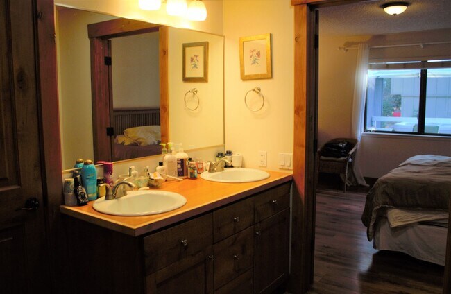 Building Photo - Incline Village Family Home Rental with Pr...