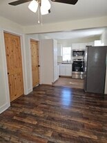 Building Photo - 389 Mingo St