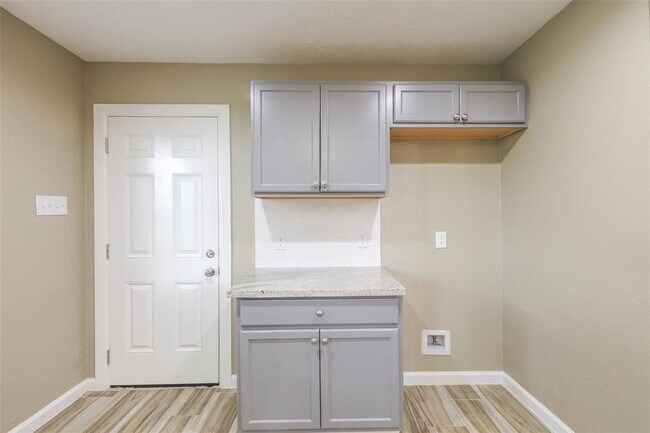 Building Photo - 4139 Lumberdale Rd