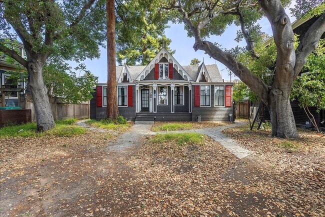 Primary Photo - 1238 Versailles Ave