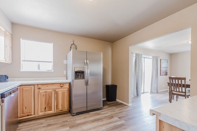 Building Photo - Cozy 2 Bed 2 Bath Home - Fully Furnished
